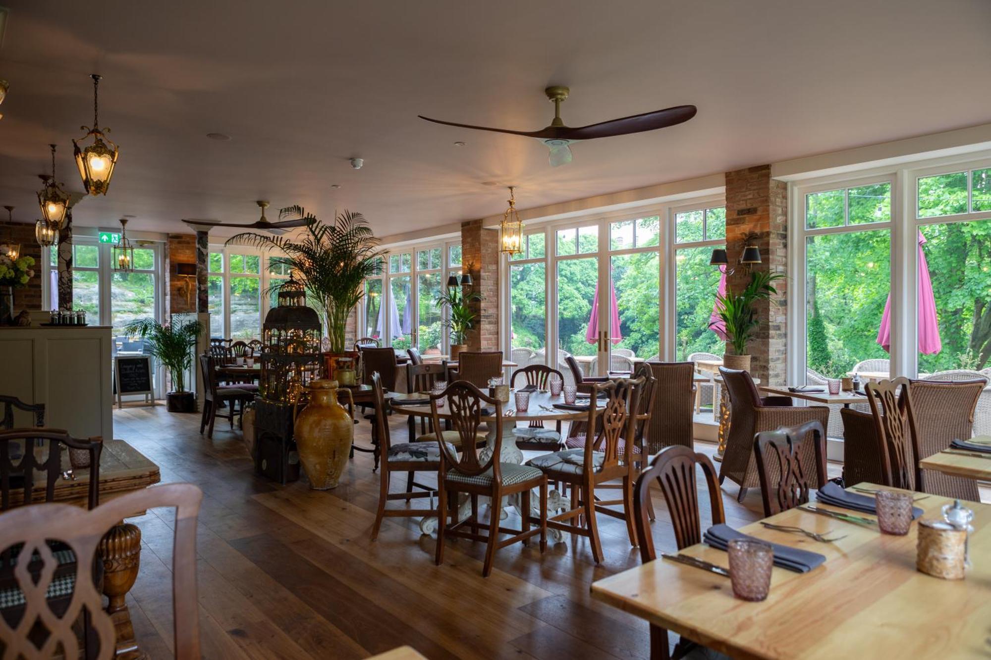 Mount Edgcumbe Bed & Breakfast Royal Tunbridge Wells Exterior photo The restaurant at the hotel